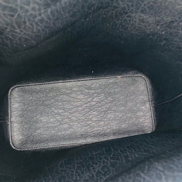 Barely used authentic Calvin Klein shoulder bag - Picture 3 of 6